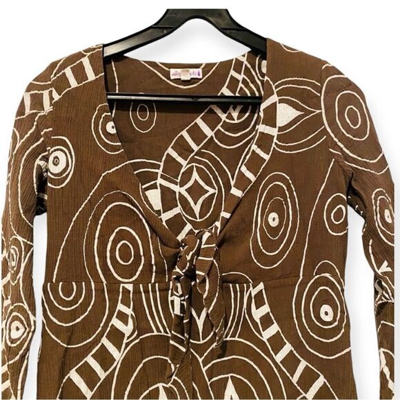 Brown Long Sleeve Dress with Geometric Patterns - Picture 2 of 7